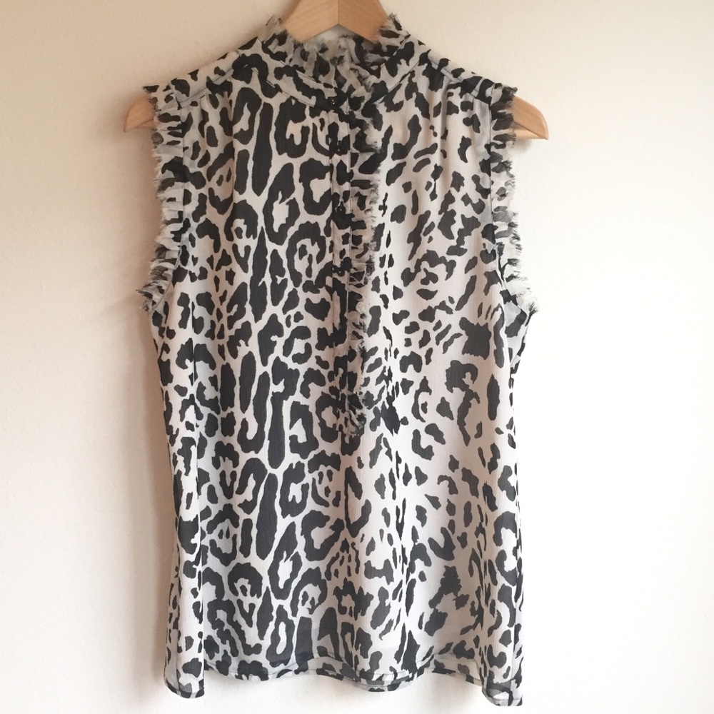 Violet & Claire leopard black and white top Sz M